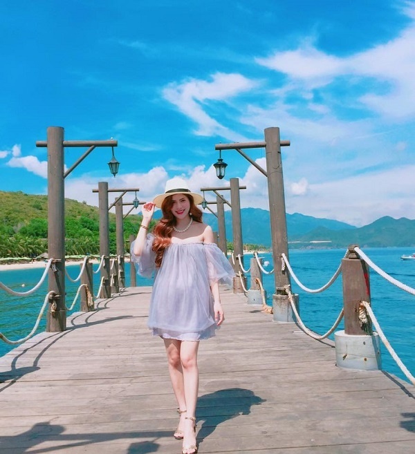 Đọ nhan sắc nóng bỏng của vợ 3 diễn viên nam hot nhất phim Mê cung-7