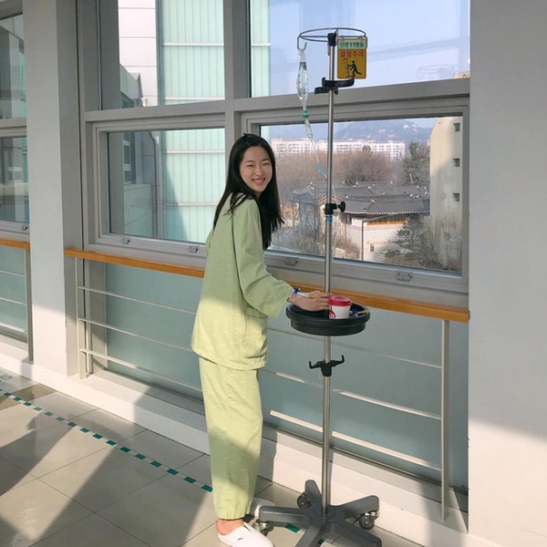 Nhật ký ung thư đầy lạc quan của Beauty Blogger Hàn Quốc: Nụ cười luôn thường trực trên môi, rồi tóc sẽ mọc lại thôi-2