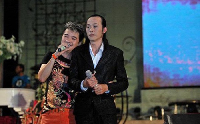 Đàm Vĩnh Hưng: Mỹ Tâm bay vào ôm tôi, rồi dùng tóc, dùng áo chùi hết những hơi cay đó cho tôi-1