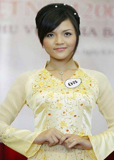 Sau bao lâu cũng đã tìm ra mỹ nhân cằm xuyên thủng vạn vật” soán ngôi Minh Hằng-6