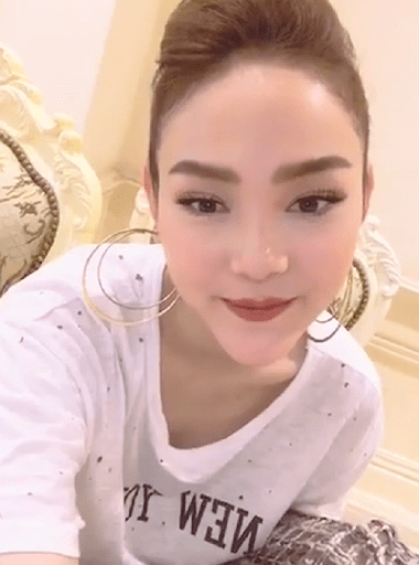 Sau bao lâu cũng đã tìm ra mỹ nhân cằm xuyên thủng vạn vật” soán ngôi Minh Hằng-12