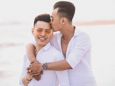 Chàng trai khiến bố sốc, mẹ ngất xỉu tại chỗ khi công bố đồng tính, Cát Tường choáng không nói nên lời-9