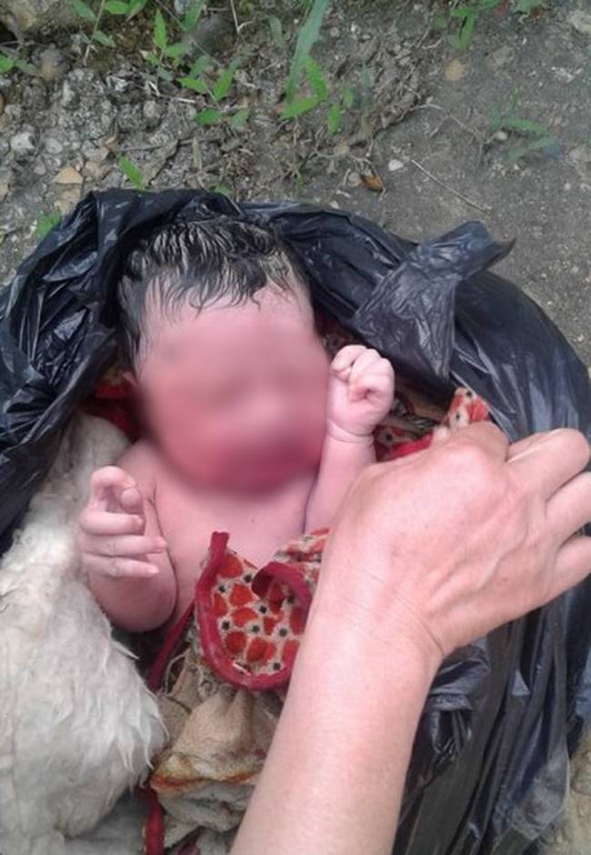 Viết cho người mẹ có trái tim của đá - tâm thư phẫn uất gửi thai phụ vứt bỏ con sơ sinh khiến bao người nghẹn ứa-2