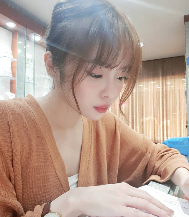 Vô tình gặp gái xinh sở hữu góc nghiêng giống Song Hye Kyo, chàng trai ngẩn ngơ đăng ảnh nhờ cư dân mạng tìm info giúp-12