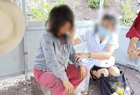 Xót xa hoàn cảnh người phụ nữ lang thang mang song thai 8 tháng-1