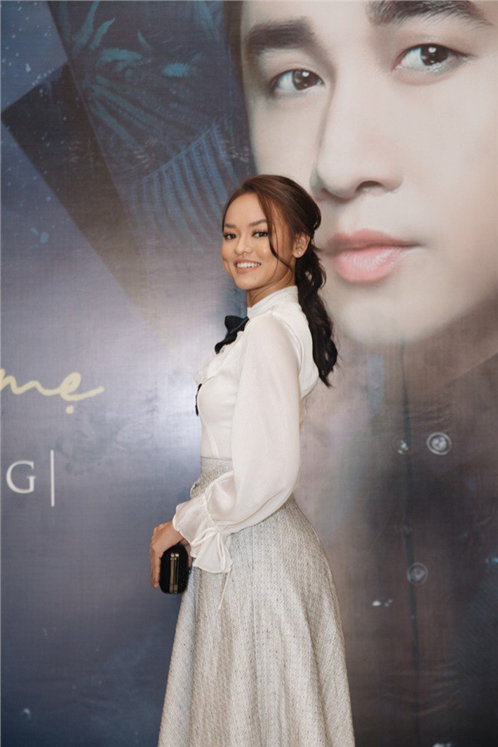 Lâu lắm mới xuất hiện, lông mày thì đầy đủ rồi nhưng style của Mai Ngô vẫn lỗi quá thế này-2