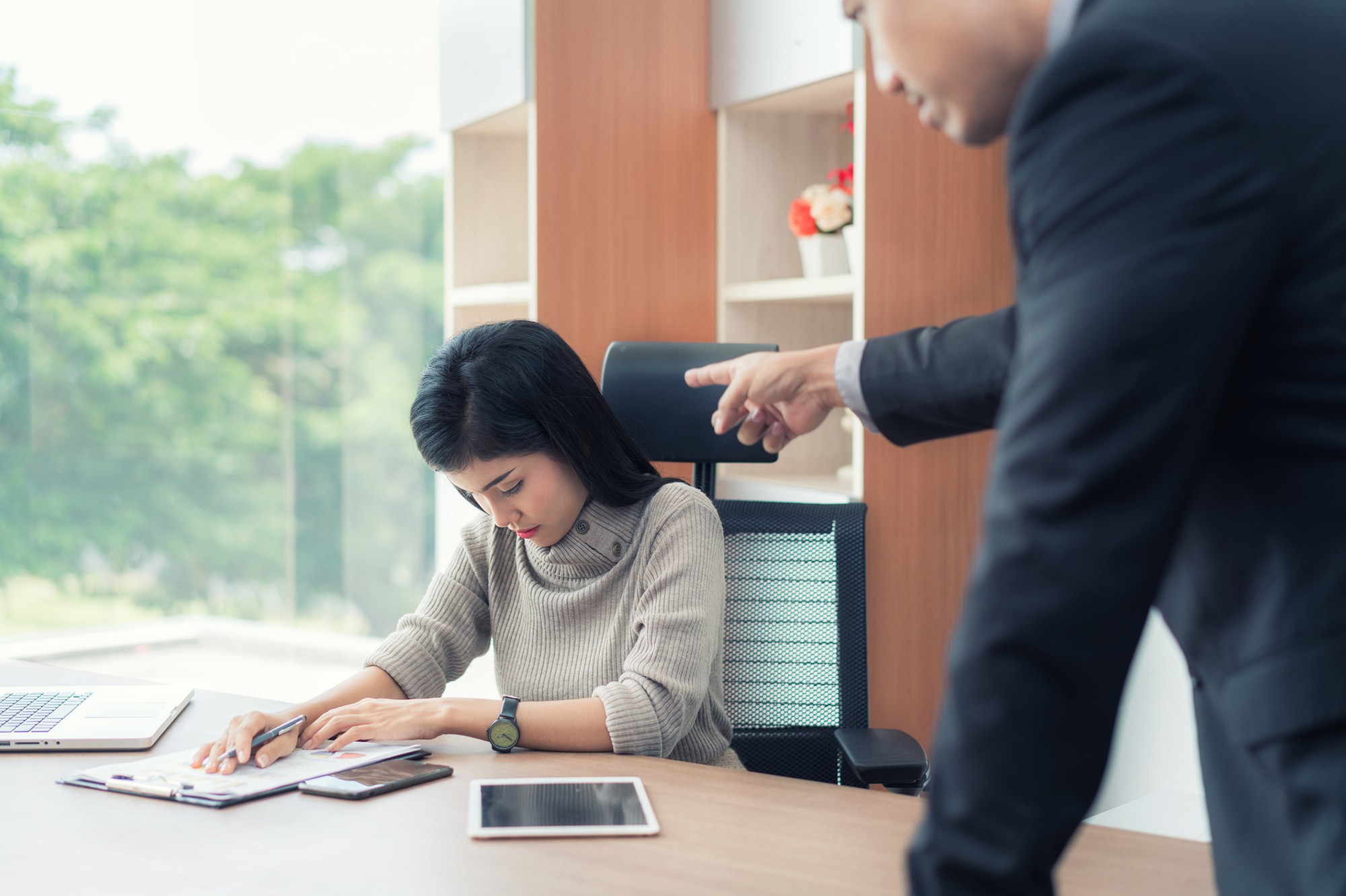 Trót dại làm sếp nổi giận, hãy học ngay 5 bước ứng xử thông minh dưới đây để an toàn thoát nạn-2