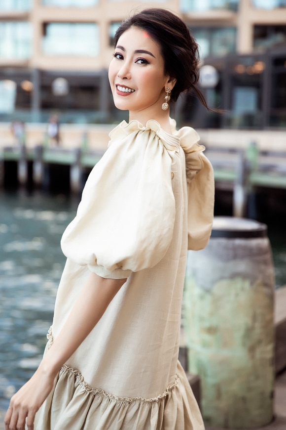 Hoa hậu Hà Kiều Anh sành điệu với những thiết kế ngọt ngào khi dạo chơi Sydney-2