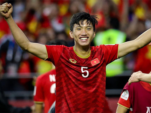 Đội bóng của Văn Lâm quyết chiêu mộ Đoàn Văn Hậu-4