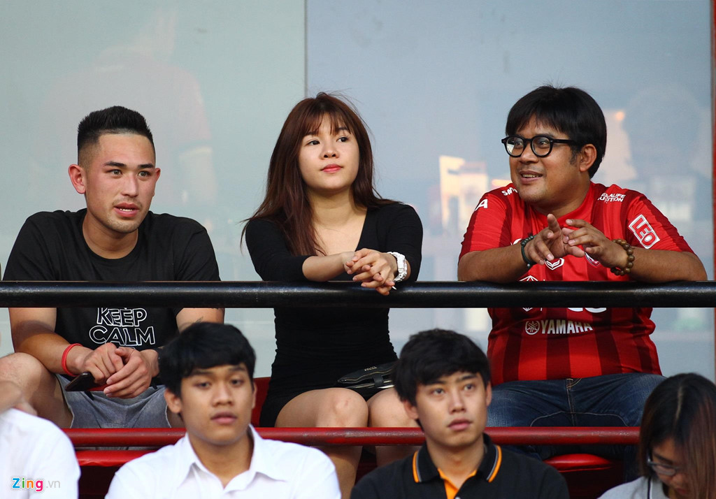Văn Lâm lần đầu xuất hiện cùng bạn gái tin đồn trước Kings Cup-4