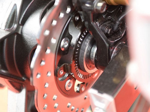 Chớ dại để 6 thứ này vào trong cốp nếu không muốn xe máy nổ tung giữa đường-3