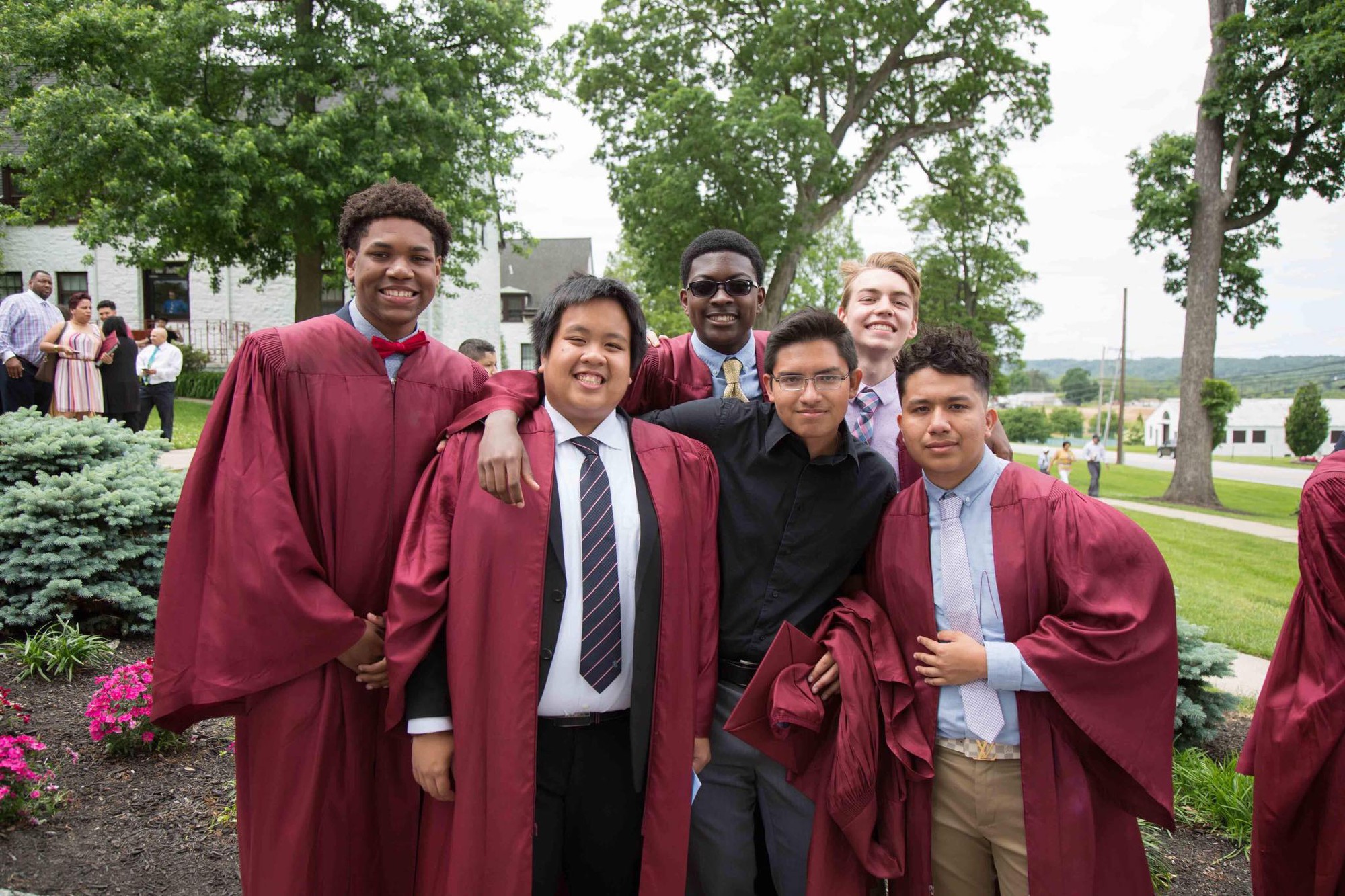 Chia sẻ xúc động của bố thần đồng Đỗ Nhật Nam trong ngày con trai tốt nghiệp THPT: Giây phút ấy thiêng liêng hơn tất thảy tiền tài và danh vọng-2