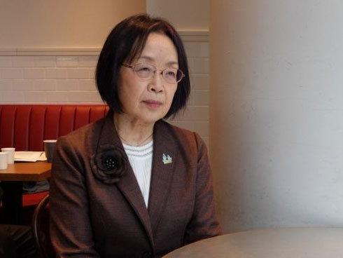 Nhìn con trai ngủ say, tôi sà vào ôm hôn, không ngờ con mở mắt ra nhìn tôi rồi hét lên đầy kinh hãi-3