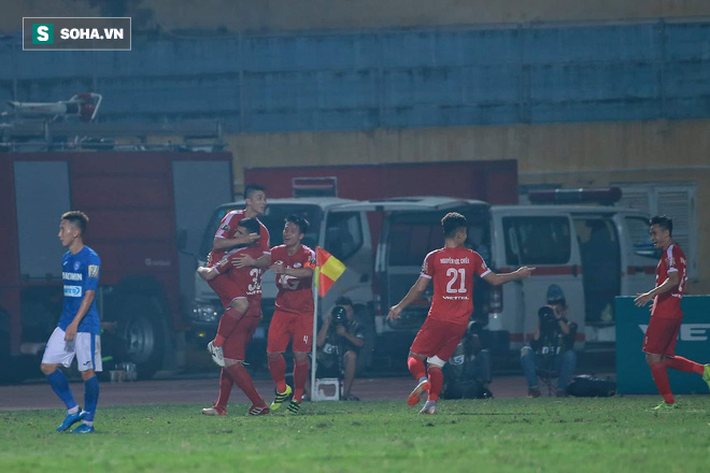 Mạc Hồng Quân lập cú đúp trong ngày HLV Park Hang Seo dự khán sân Hàng Đẫy-2