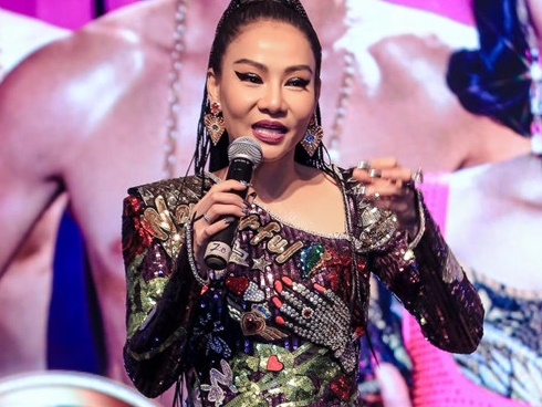 Loạt thiết kế khoe bàn tọa và vòng 1 ngồn ngộn của Thu Minh trong MV DIVA khiến người xem... ngấy mỡ-11