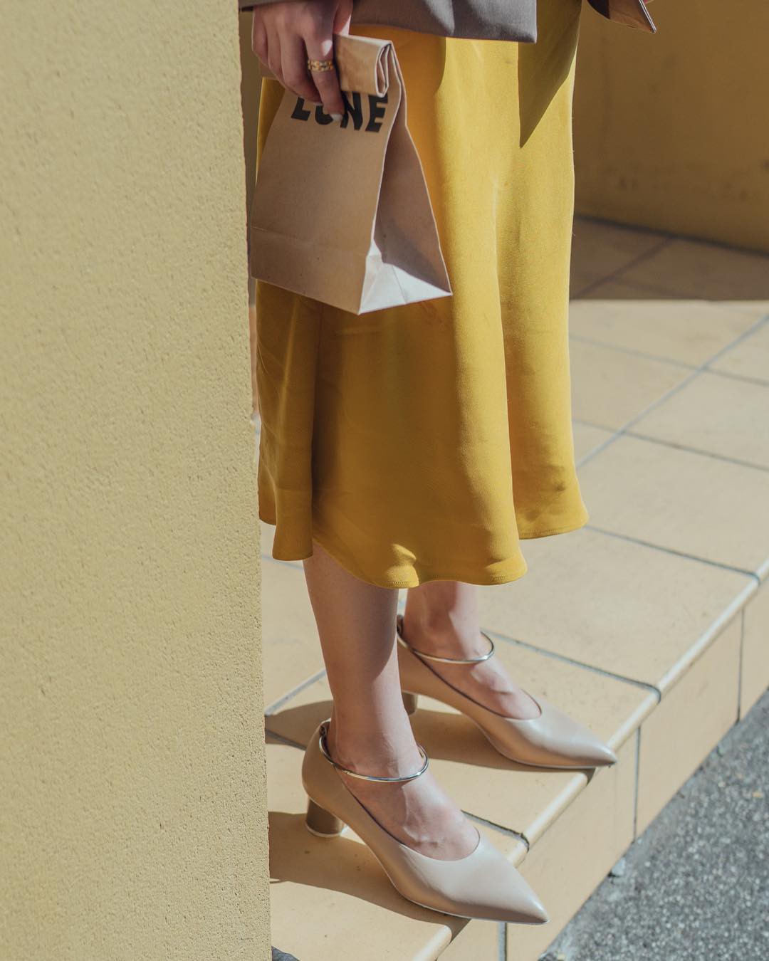 Tới chỗ làm, nàng công sở đừng diện 5 items khiến người ta hoang mang về độ duyên dáng và chuyên nghiệp này-10