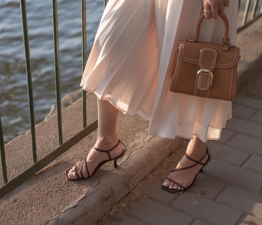 Tới chỗ làm, nàng công sở đừng diện 5 items khiến người ta hoang mang về độ duyên dáng và chuyên nghiệp này-12