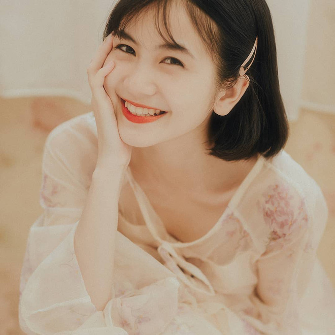 Xuất hiện thêm một nữ thần ảnh thẻ: Sinh năm 2000, học trường Y, nhan sắc đời thường xuất sắc-7