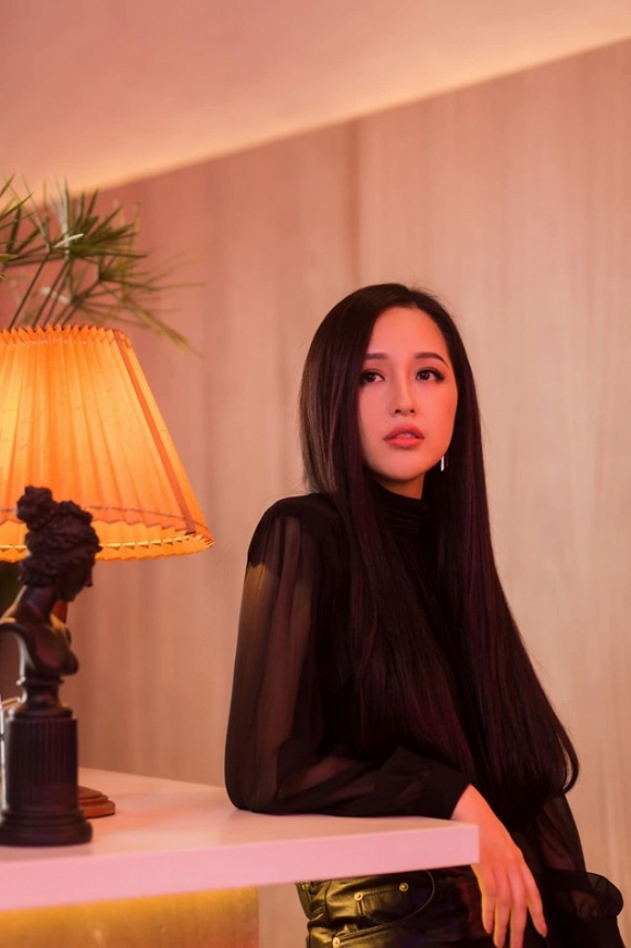 Mai Phương Thúy tưởng điên khi mua áo mỏng dính 80 triệu, quần 20 triệu nhưng lúc mặc lên lại thay đổi suy nghĩ-2