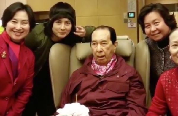 Người vợ giúp Hà Hồng Sân gây dựng đế chế casino: Hết lòng để bị phụ bạc, con trai tử vong vì tai nạn, con gái điên loạn-21