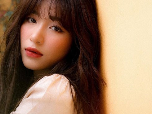 Hòa Minzy sụt 12 kg, tuyệt vọng vì đánh mất giọng hát