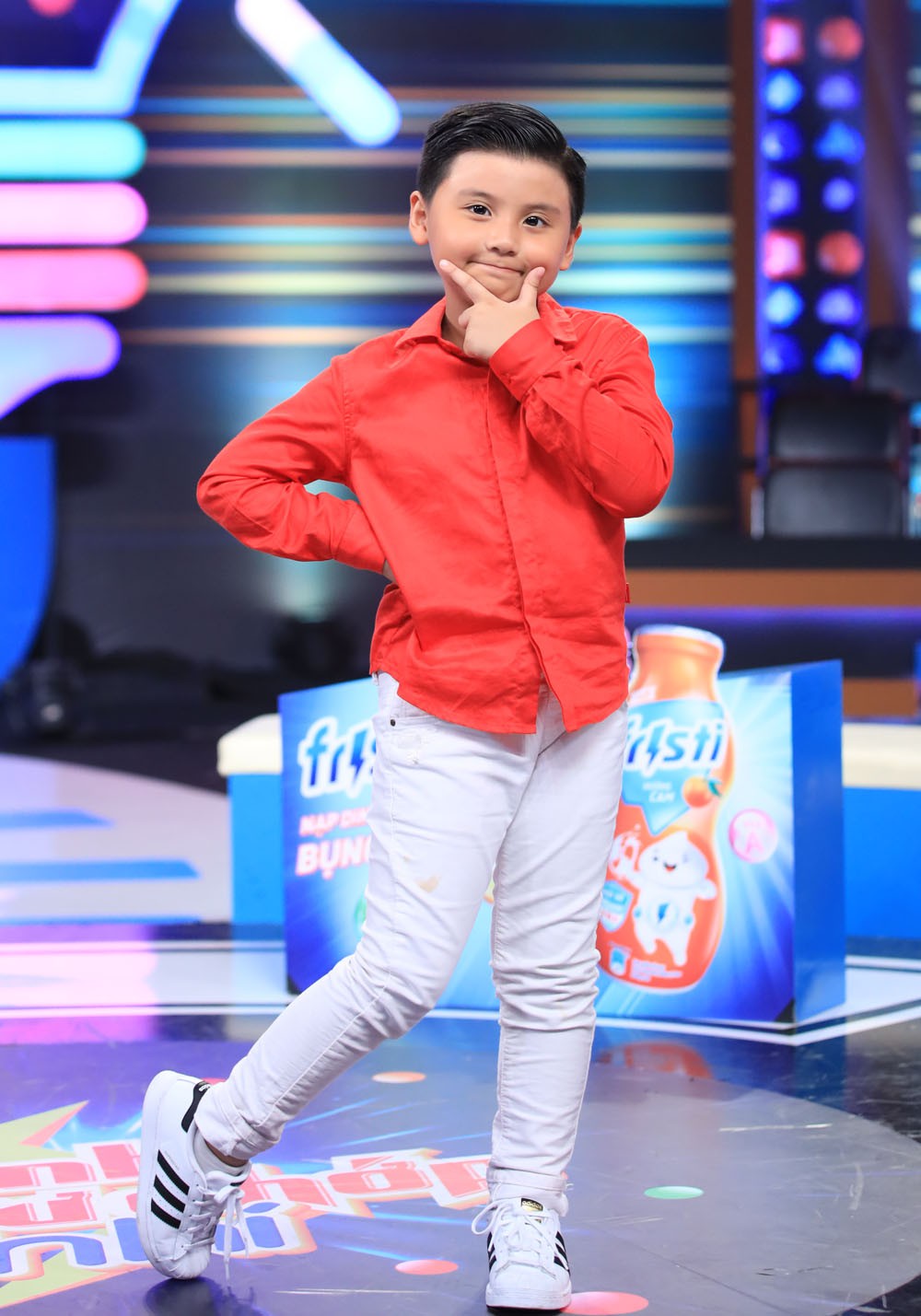 Cả đời làm MC chắc Trấn Thành cũng không ngờ có ngày mình bị đứa bé 5 tuổi bắt bẻ đến câm nín thế này-2