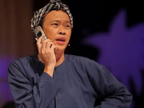 Cuộc sống giản dị ăn cơm cá kho, tưới cây, nhặt cỏ của Hoài Linh-3