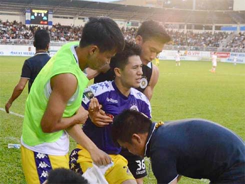 Thành Chung thay Đình Trọng dự Kings Cup cùng tuyển Việt Nam-4