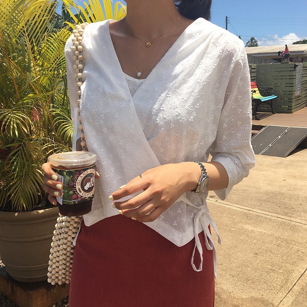 10 set đồ với áo blouse trắng dưới đây sẽ là cẩm nang mặc đẹp cho các chị em công sở suốt hè này-5