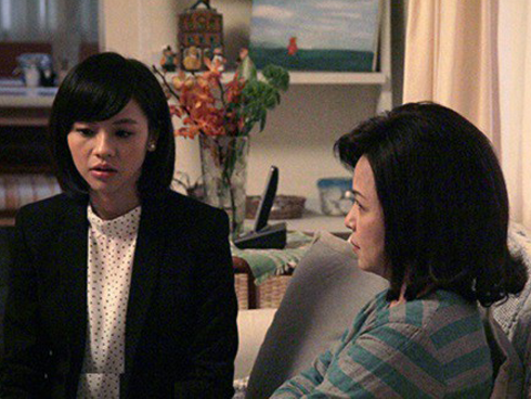 Đang mừng vì được mẹ chồng chia cho mảnh đất xây nhà, ngờ đâu cuộc điện thoại của bà khiến tôi kinh sợ đến lạnh run toàn thân