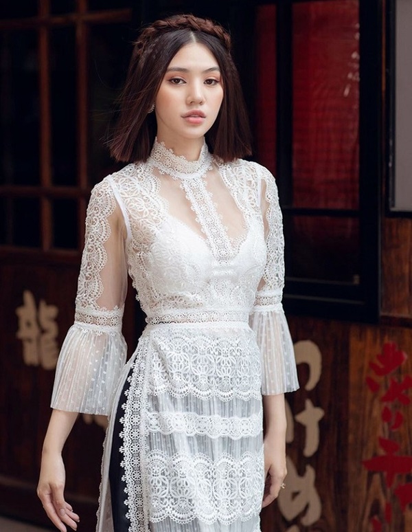 Mặc áo dài lộ nội y: Tăng Thanh Hà, Trần Tiểu Vy gây tranh cãi nhất?-16