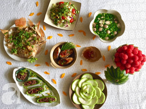 Nấu mâm cơm ngon không khác gì mâm cỗ: Đây quả đúng là chị gái vàng trong làng làm vợ!-8