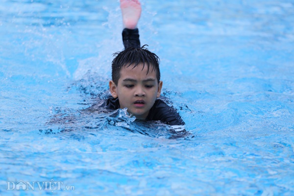 1/6 mát mẻ, nhiều gia đình vui Tết thiếu nhi ở công viên nước Hồ Tây-11