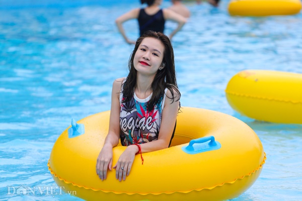 1/6 mát mẻ, nhiều gia đình vui Tết thiếu nhi ở công viên nước Hồ Tây-13