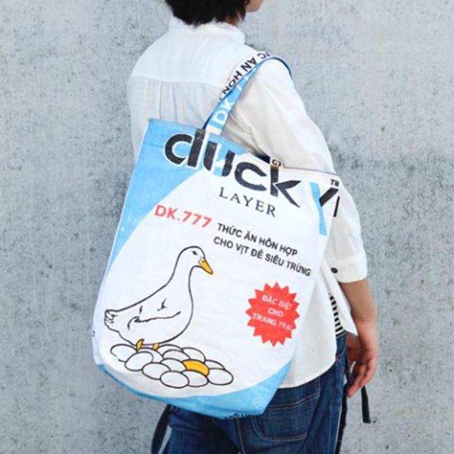 Loạt hàng Việt cứ sang nước ngoài là tự động đội giá” cao ngất ngưởng-15