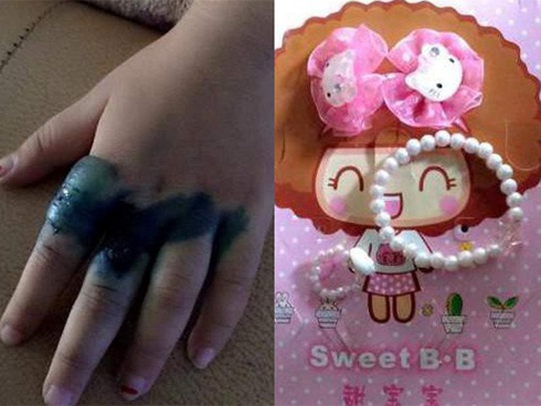 Cơn sốt mặt cười lò xo, cảm xúc vui buồn lắc lư khắp phố Hà Nội-10