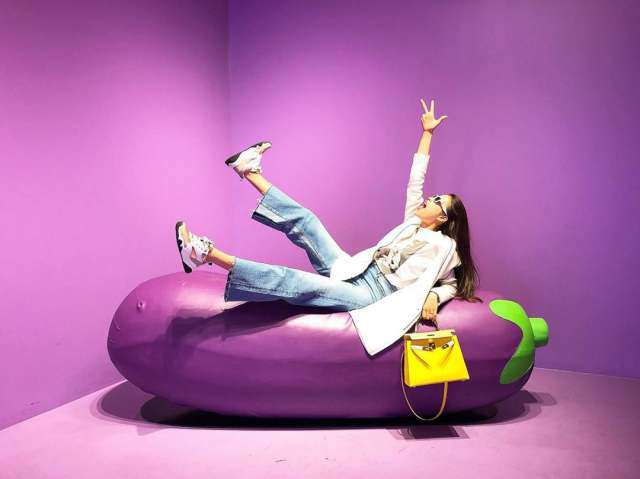 Phạm Hương khiến CĐM lác mắt khi khoe thứ này trong set đồ trắng trẻ hơn chục tuổi-9