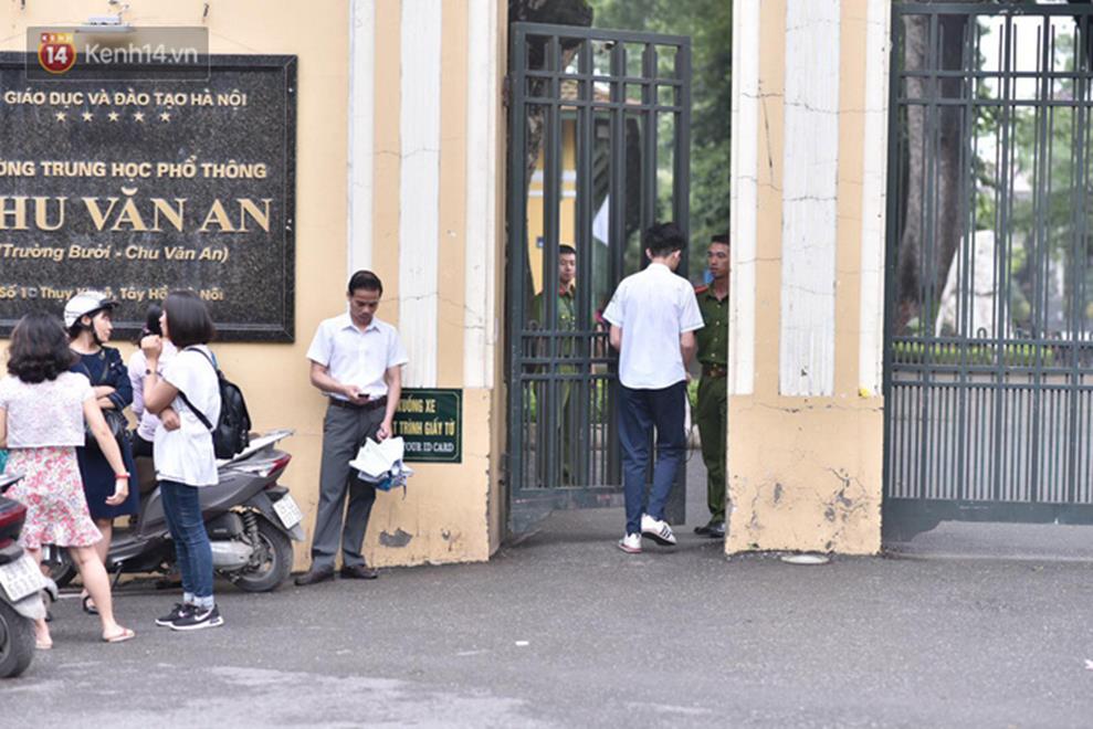 Ngày đầu tiên thi vào lớp 10 năm 2019 tại Hà Nội và TPHCM: Thí sinh ra sớm 30 phút, đề dễ thở-7