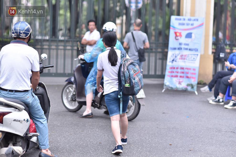 Ngày đầu tiên thi vào lớp 10 năm 2019 tại Hà Nội và TPHCM: Thí sinh ra sớm 30 phút, đề dễ thở-8