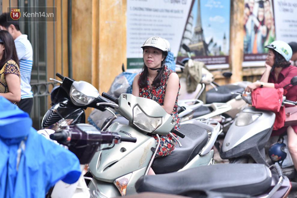 Ngày đầu tiên thi vào lớp 10 năm 2019 tại Hà Nội và TPHCM: Thí sinh ra sớm 30 phút, đề dễ thở-22