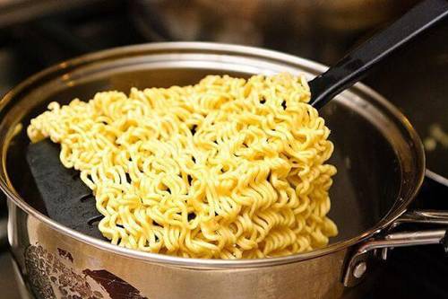 Cách làm mì xào dai, giòn ai ăn cũng thích mê-9