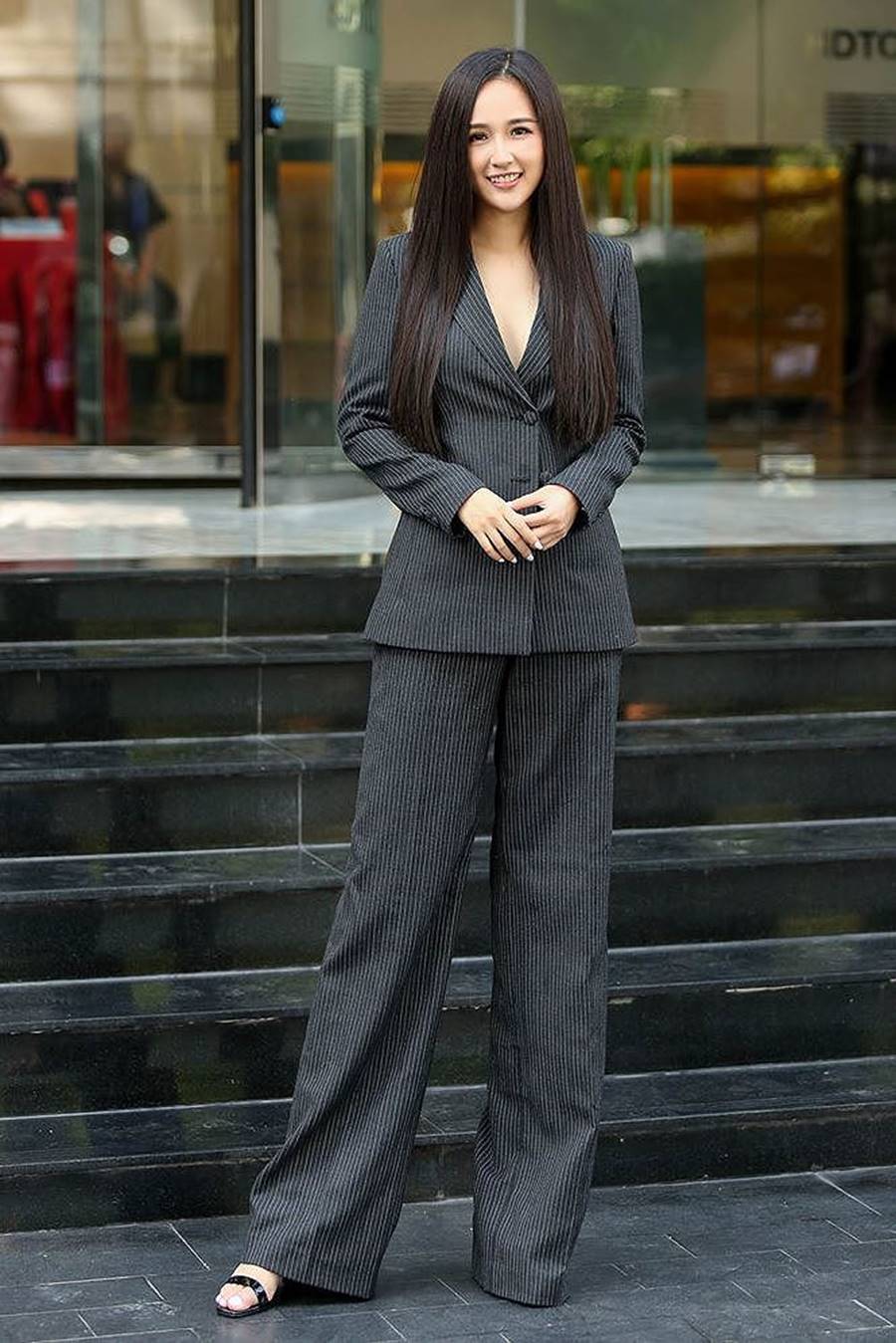 Mâu Thuỷ khoe đường cong quyến rũ với váy trắng mỏng manh sau ồn ào Miss Earth-6