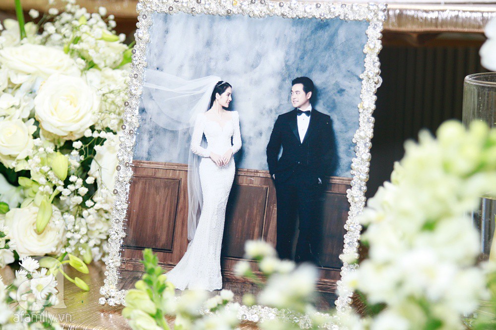 Cận cảnh không gian tiệc cưới xa hoa với thực đơn 5 sao đắt đỏ và hoa tươi tiền tỷ của Dương Khắc Linh - Sara Lưu-9