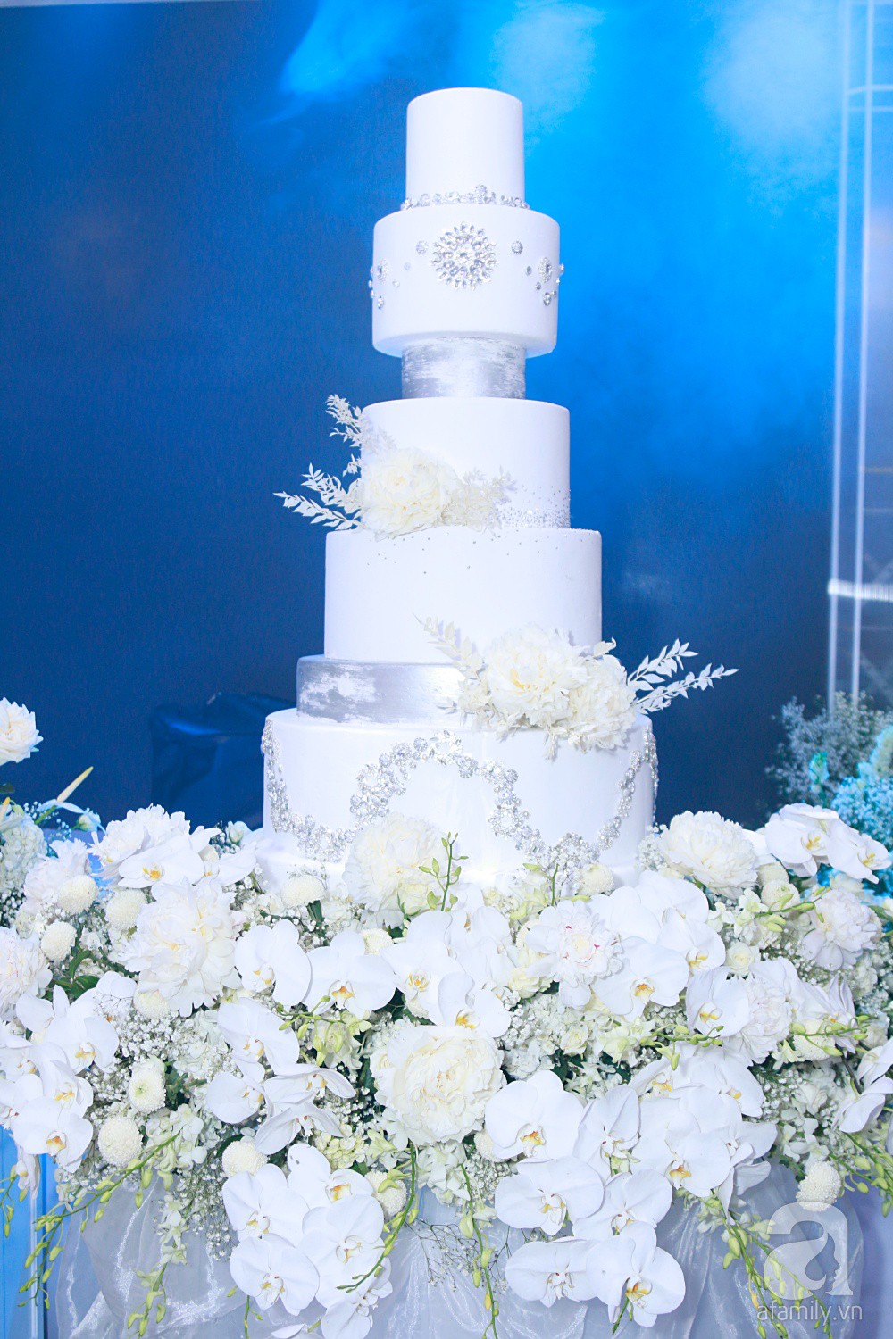 Cận cảnh không gian tiệc cưới xa hoa với thực đơn 5 sao đắt đỏ và hoa tươi tiền tỷ của Dương Khắc Linh - Sara Lưu-20