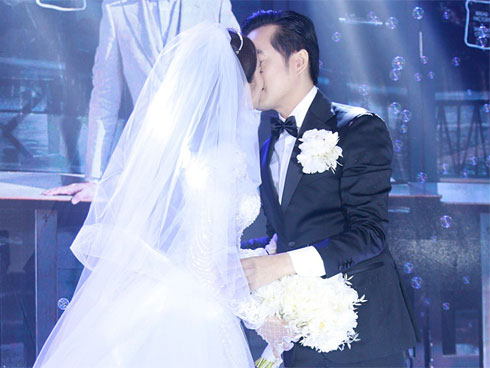 Sara Lưu hạnh phúc viết một câu tiếng Anh ngọt ngào đánh dấu ngày cưới, dân mạng lại cười bò vì chẳng hiểu gì-7