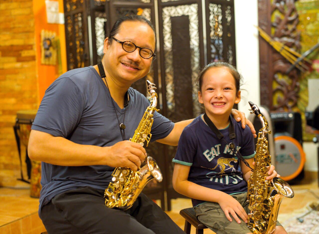 Cuộc sống của mẹ con ca sĩ Hồng Nhung sau khi chồng cũ tái hôn-9