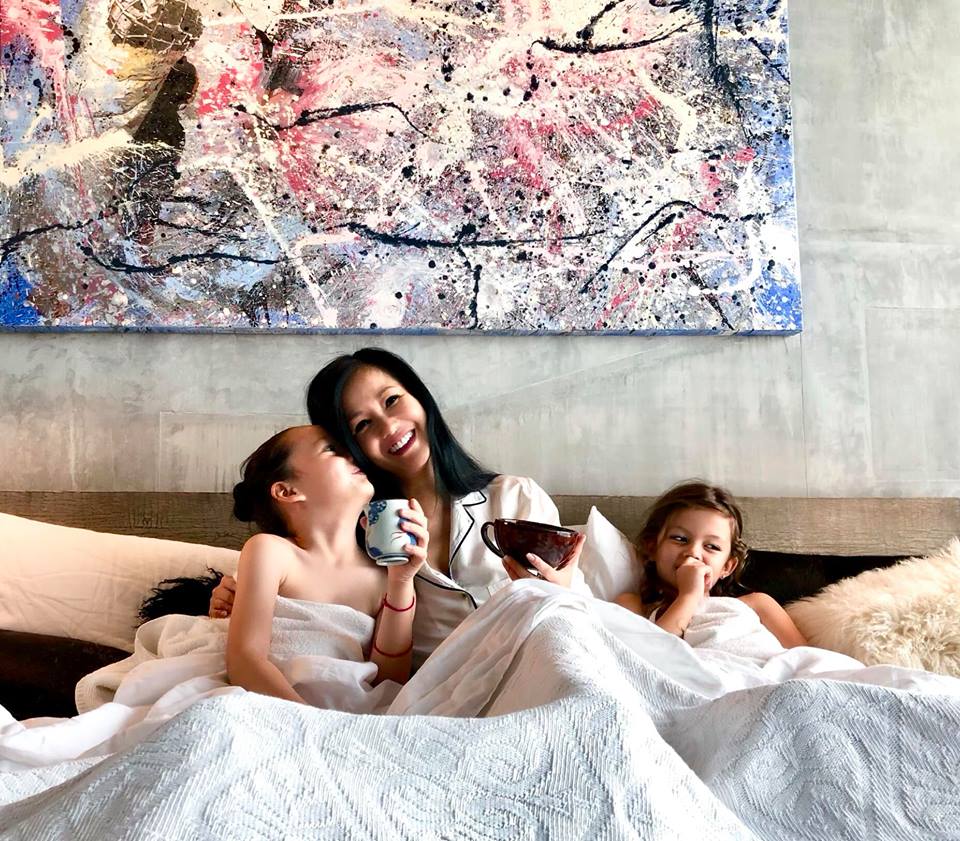 Cuộc sống của mẹ con ca sĩ Hồng Nhung sau khi chồng cũ tái hôn-12
