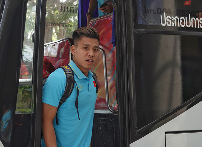 Công Phượng bơ phờ hội quân cùng tuyển Việt Nam ở Thái Lan-6