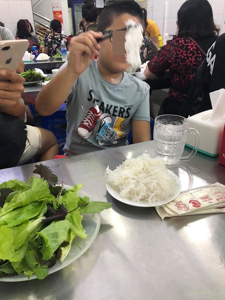 Bún chả Obama Lê Văn Hưu liên tiếp bị chê, dân tình ngán ngẩm bình luận: Ăn 1 lần không bao giờ quay lại nữa-3