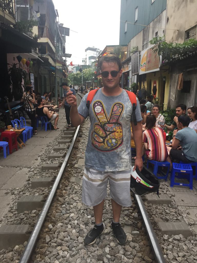 Chàng trai Nam Phi dạy tiếng Anh mất tích bí ẩn ở Việt Nam hơn 2 tuần qua-2